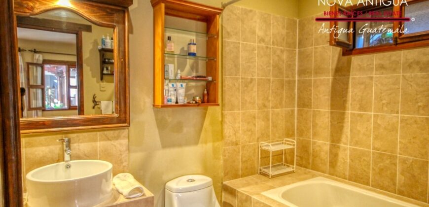 B150 – House in Exclusive Gated Community for Sale