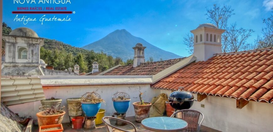 B150 – Casa en exclusivo condominio a la venta