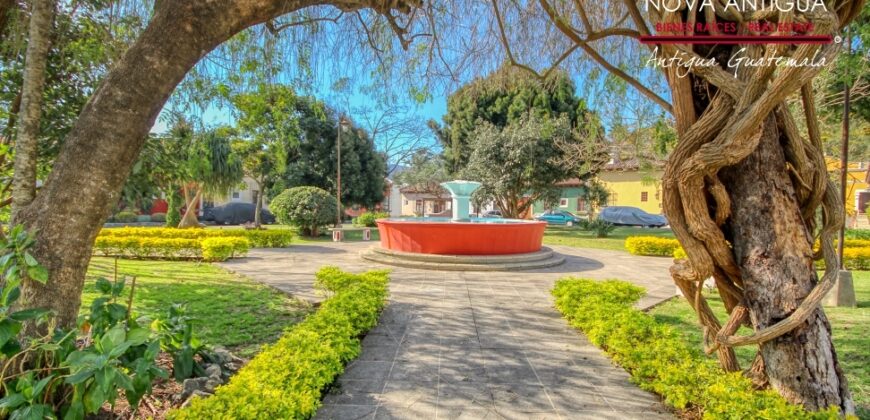 B150 – Casa en exclusivo condominio a la venta