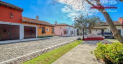 B150 – Casa en exclusivo condominio a la venta