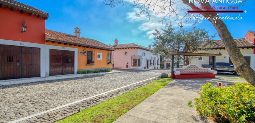 B150 – Casa en exclusivo condominio a la venta