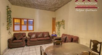 N46 – Amplia casa en renta en el area de San Gaspar Vivar