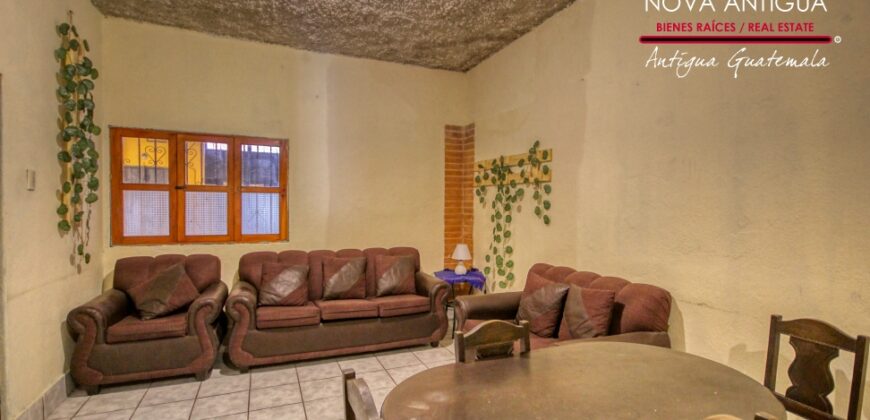 N46 – Amplia casa en renta en el area de San Gaspar Vivar