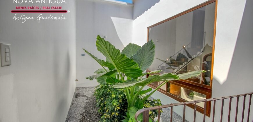 SI17 – Casa recien construida en el area de Santa Ines