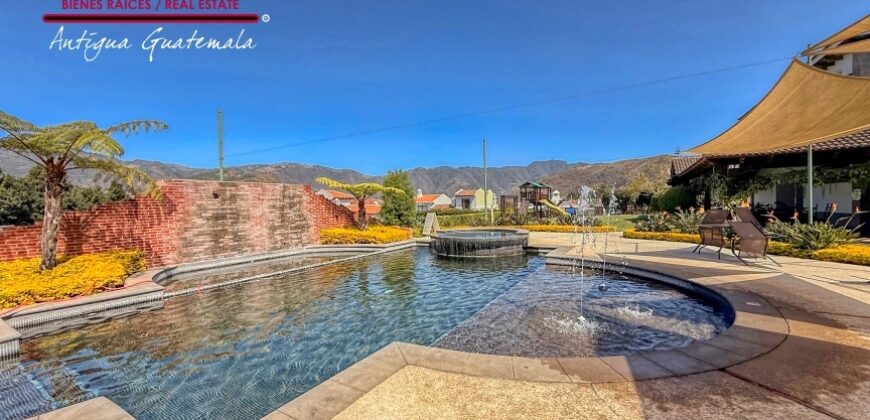 T451 – Terreno plano en condominio