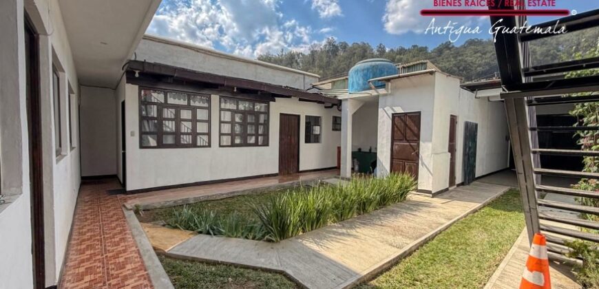 A4246 – Commercial Spaces for Rent in Antigua Guatemala