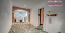 A4242 – Bonita casa recien remodelada en el Centro de Antigua G.
