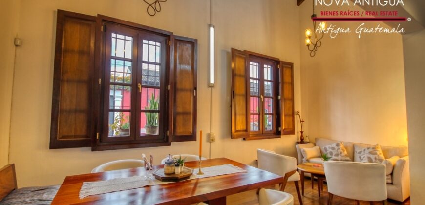 A4242 – Beautiful newly remodeled house in the center of Antigua G.