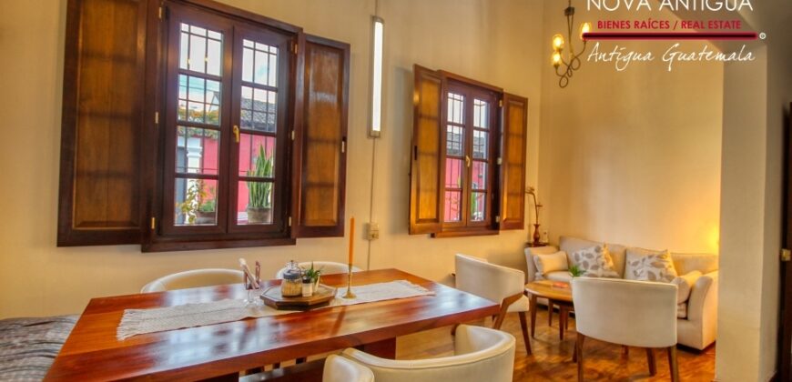 A4242 – Beautiful newly remodeled house in the center of Antigua G.