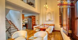 A4242 – Bonita casa recien remodelada en el Centro de Antigua G.