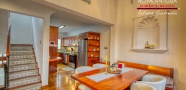 A4242 – Bonita casa recien remodelada en el Centro de Antigua G.