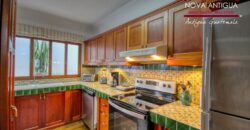 A4242 – Bonita casa recien remodelada en el Centro de Antigua G.