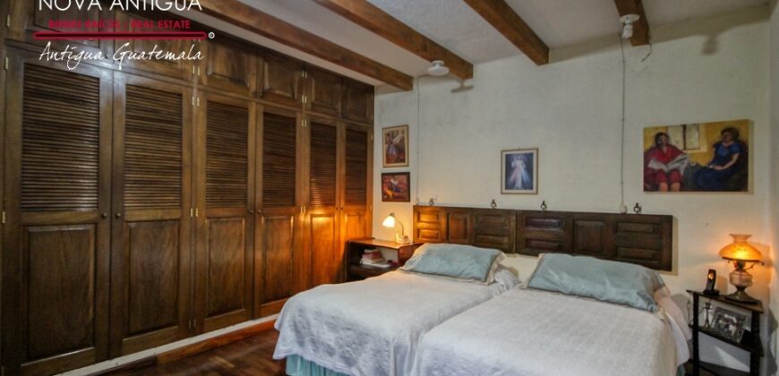 A4243 – Hermosa casa en renta dentro de residencial
