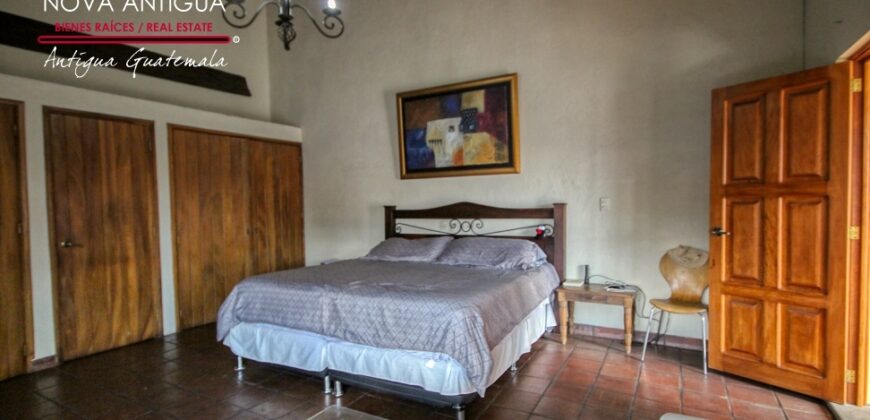 A4243 – Hermosa casa en renta dentro de residencial