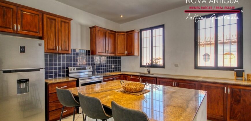 J147 -Charming Modern Colonial-Style Property