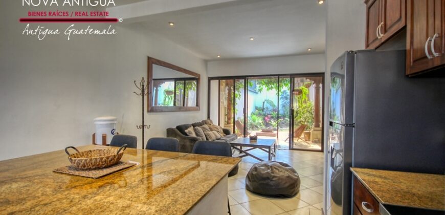 J147 -Charming Modern Colonial-Style Property