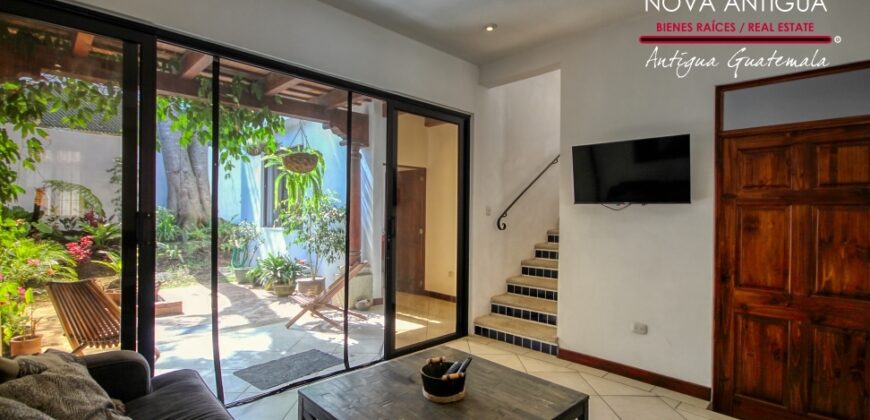 J147 -Charming Modern Colonial-Style Property