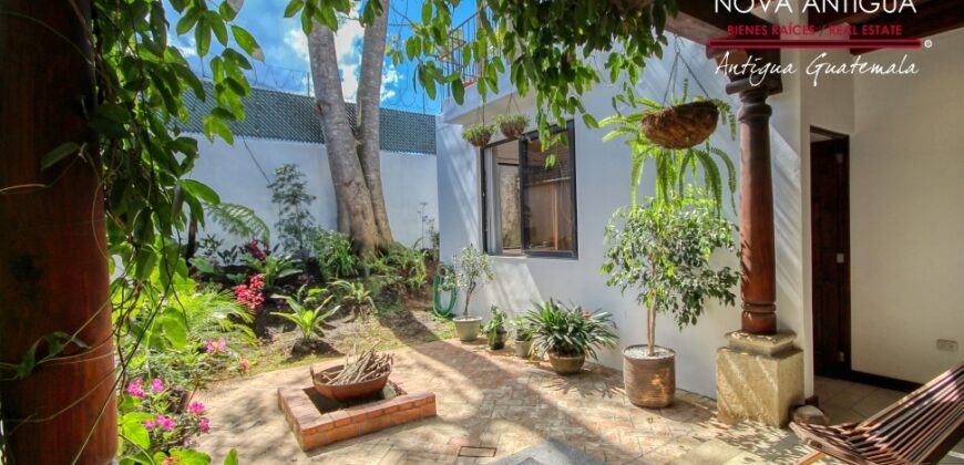 J147 -Charming Modern Colonial-Style Property