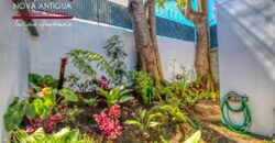 J147 -Charming Modern Colonial-Style Property