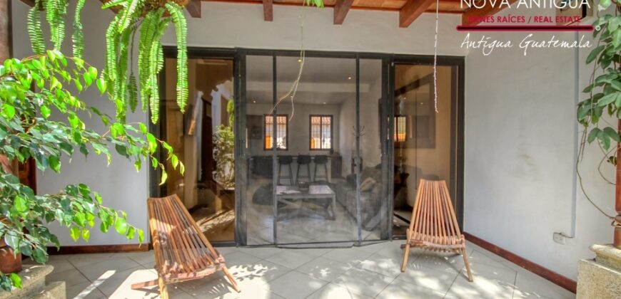 J147 -Charming Modern Colonial-Style Property