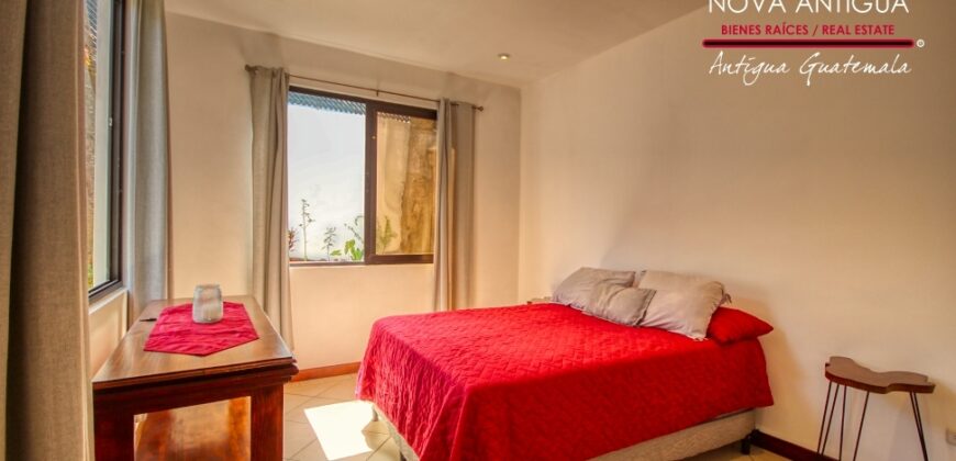 J147 -Charming Modern Colonial-Style Property