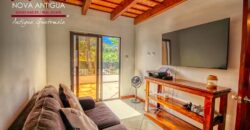 J147 – Encantadora propiedad de estilo colonial moderno