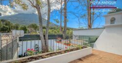 J147 – Encantadora propiedad de estilo colonial moderno