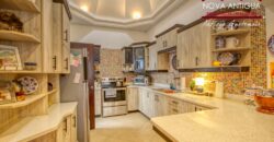 R34 – Casa en residencial carretera hacia Alotenango