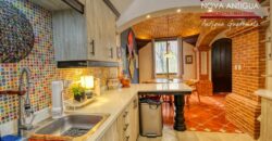 R34 – House in residential area on the road to Alotenango