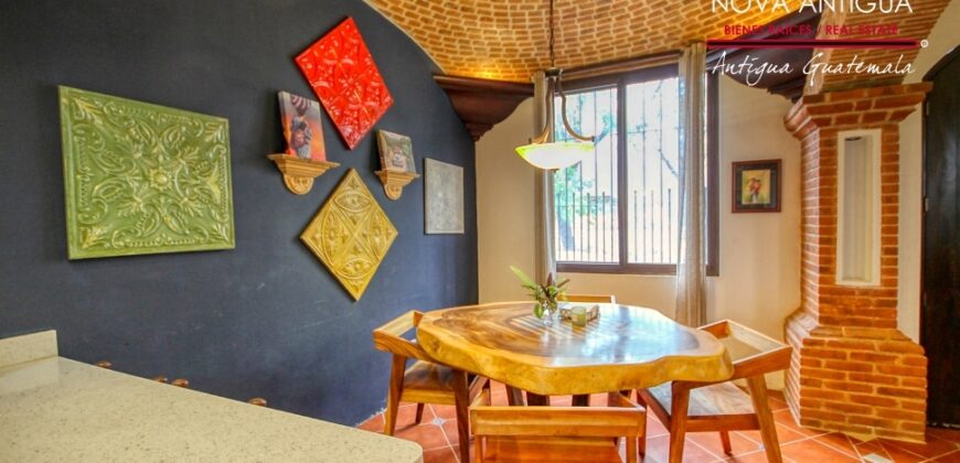 R34 – Casa en residencial carretera hacia Alotenango