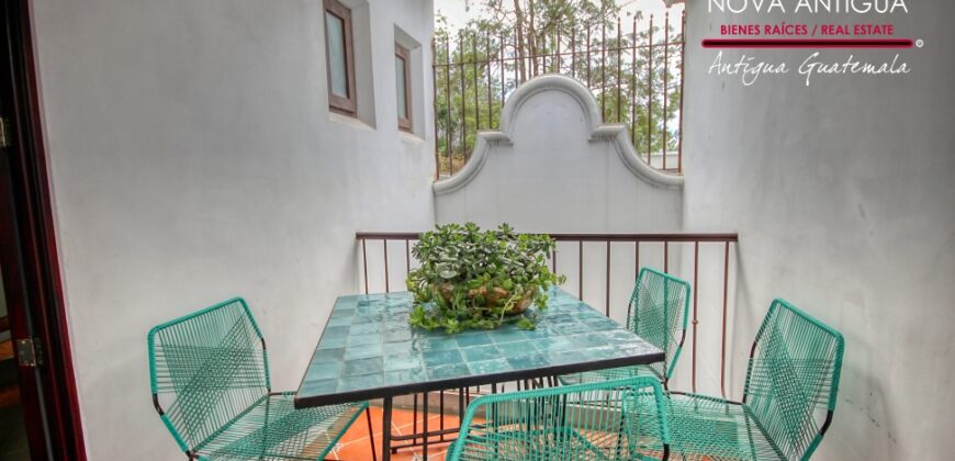 R34 – House in residential area on the road to Alotenango