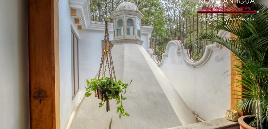 R34 – Casa en residencial carretera hacia Alotenango