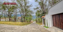 R34 – House in residential area on the road to Alotenango