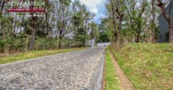 R34 – House in residential area on the road to Alotenango