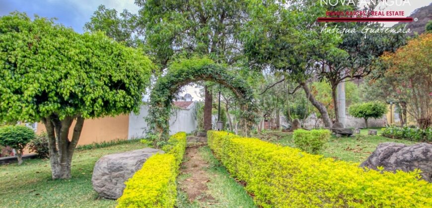 SCB413 – Land for sale in one of the exclusive residential areas of Santa Catarina Bobadilla