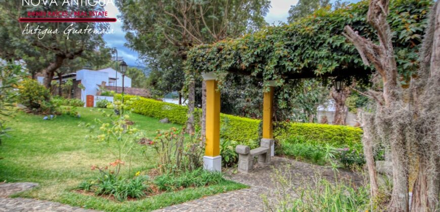SCB413 – Land for sale in one of the exclusive residential areas of Santa Catarina Bobadilla
