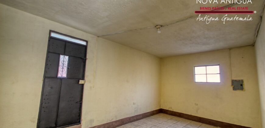 A4245 – House for rent within walking distance of downtown Antigua Guatemala