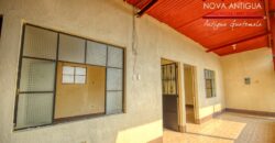 A4245 – Casa en renta a distancia caminable del centro de Antigua Guatemala