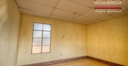 A4245 – Casa en renta a distancia caminable del centro de Antigua Guatemala
