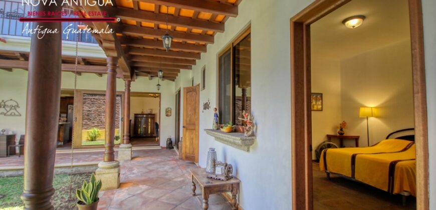 F491 – Casa en venta en residencial en el area de Jococtenango