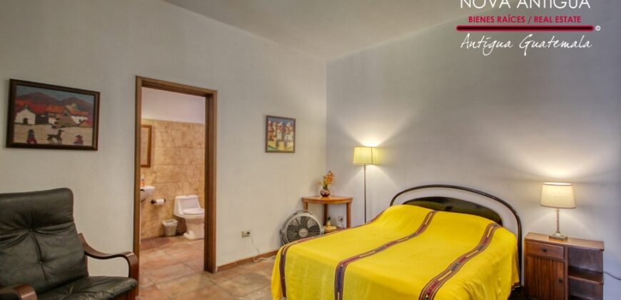 F491 – Casa en venta en residencial en el area de Jococtenango