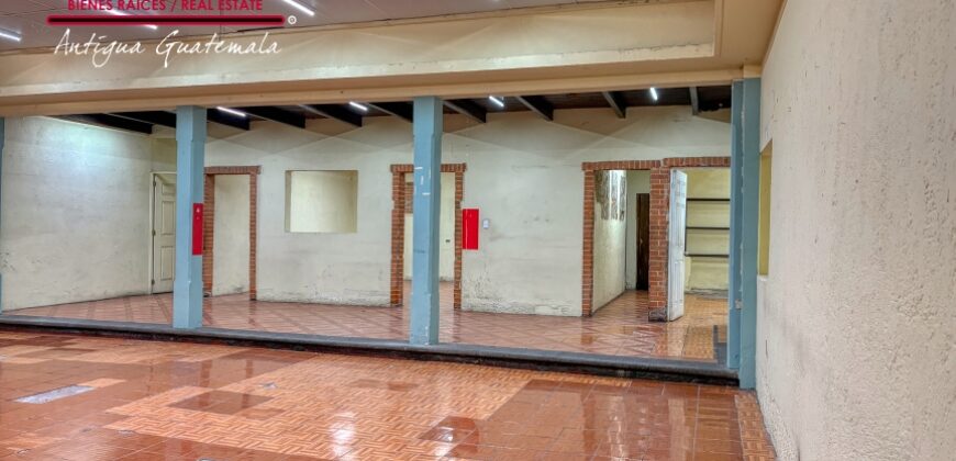 A4244 – Commercial space for rent in Antigua Guatemala