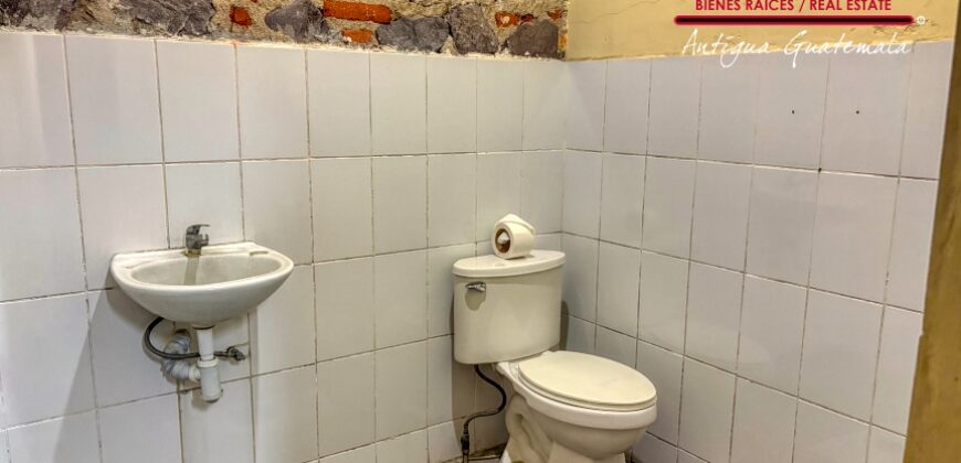 A4244 – Commercial space for rent in Antigua Guatemala