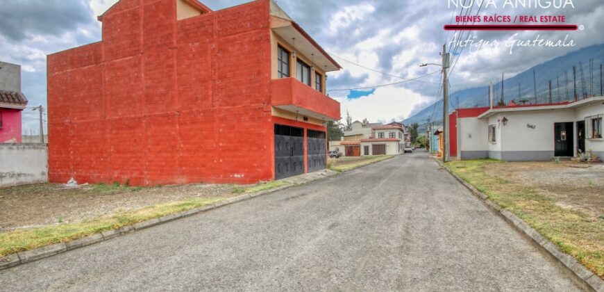 T50- Casa en venta en el area de San Miguel Dueñas
