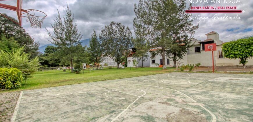 T50- House for sale in the San Miguel Dueñas area