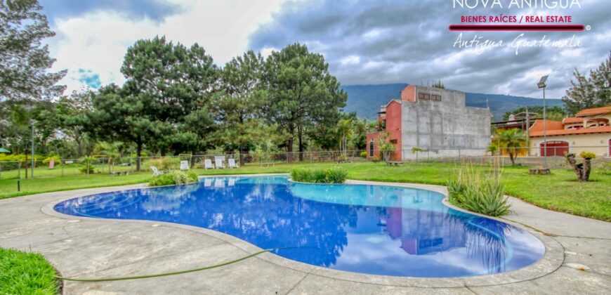 T50- Casa en venta en el area de San Miguel Dueñas
