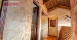 A4247 – House in the Antigua Guatemala area