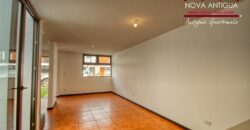 R35 – Beautiful house for sale on the road to Alotenango