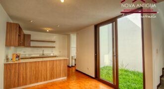 R35 – Bonita casa en venta en carretera hacia Alotenango
