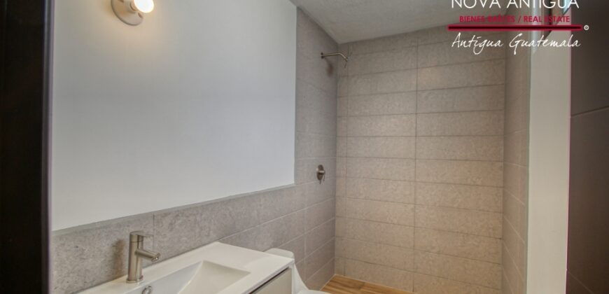 R35 – Bonita casa en venta en carretera hacia Alotenango